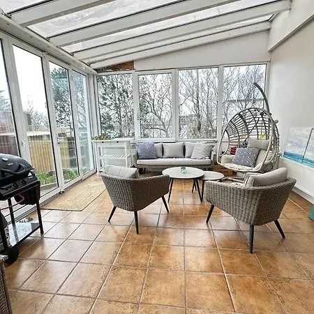 Modern Family Friendly House In Seltjarnarnes - Birta Holiday home *